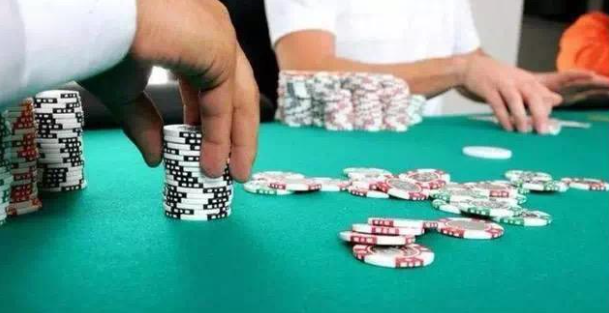 HHpoker下载后如何调整起手牌？4个场景化技巧揭秘